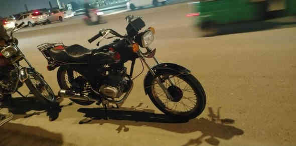 سلام عليكم  رقم و سنويه تنتهي 2030 شاصي 11 تعمير 25  حالياً دراجة كامله مو حربيه سعر مليون و600 رقم ***********
