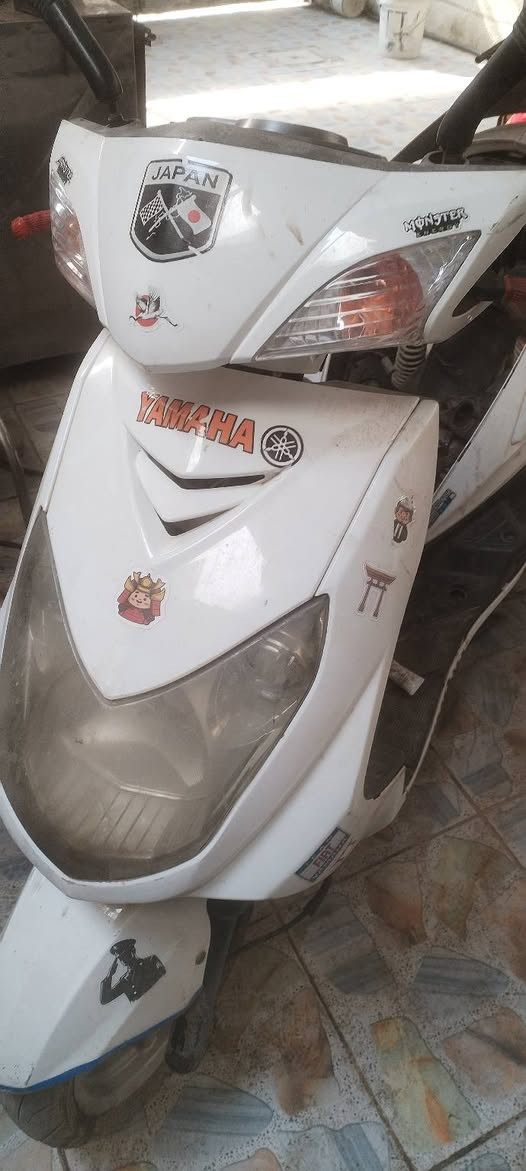 سلام عليكم دراجه سكنس فحل كابريتر كهربائيات كله شغاله زنجيل جديد مساطر جديد بس معلكة ولفات وهاهية سلف رياضي  تاير خلفي جديد كاملة مكملة
  مكاني بوب شام قرب القوس سعر250 وبيها مجال اذا اكو امراوس يرهم
رقم الهاتف***********
