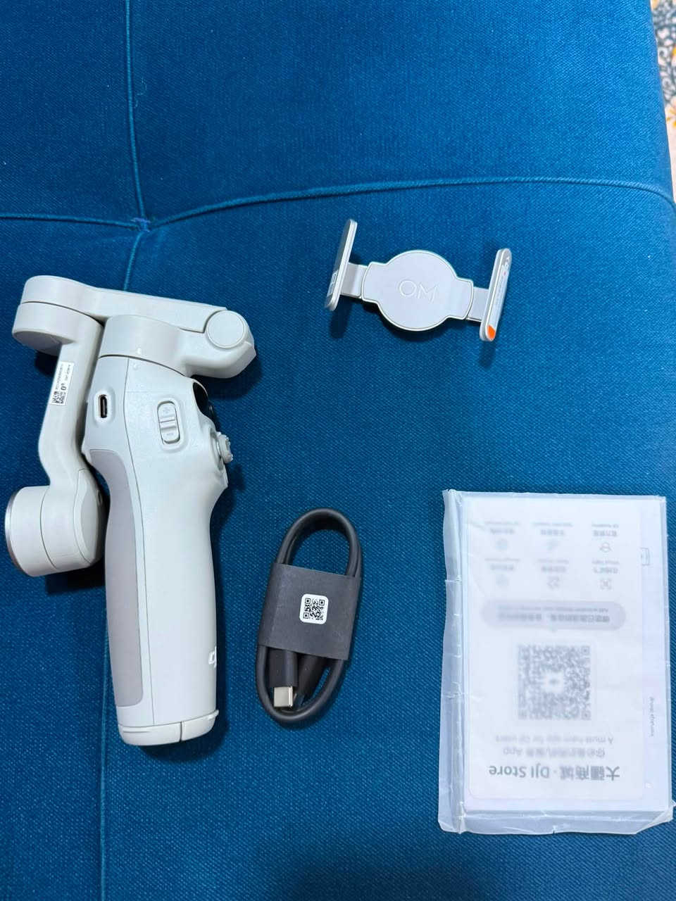 السلام عليكم
dji osmo mobile 7 
جديد بعده بضمانه استخدام على كد ساعه 
ضمانه سنه كامله 
السعر قيم واخذ
مكان بغداد شارع حيفا
*********** موجود واتساب بس وموجود هنا خاص
