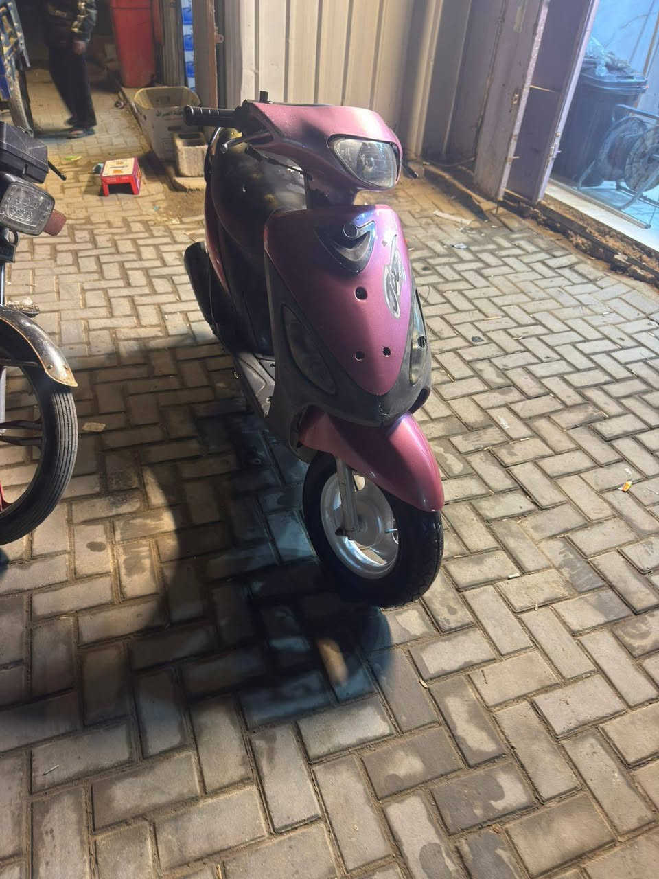 السلام عليكم
دراجة ماكس منغولي دراجة نظيفه بيها صوت بالكلج الامامي كهربائيات بريكات سلف هندر كلشي شغال 
السعر 450 وبيها مجال 
مكان العبيدي الشهداء الثالثة 
***********
