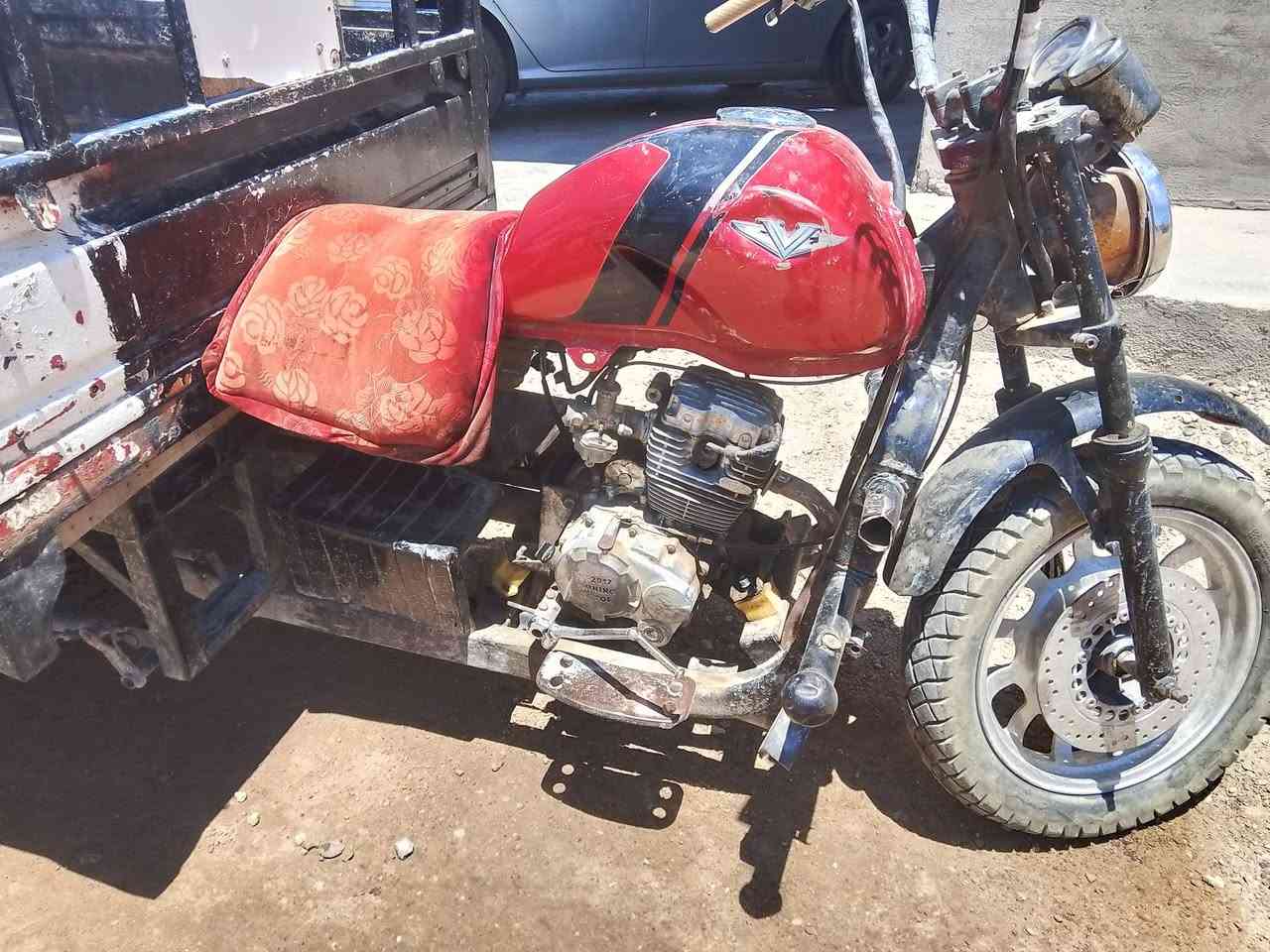 سلام عليكم ستوته لبيع دايوان نضيفه سعره 700وبيه مجال رقم الهاتف ***********
