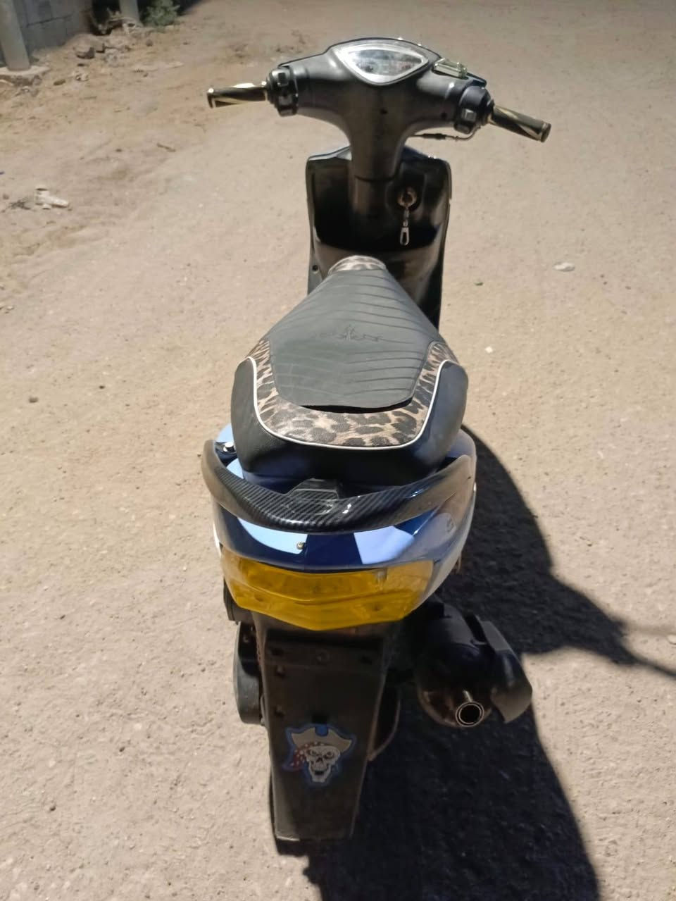 ماكس عدله دراجه حلوه شلعه ومعدل ما ناقصهه اي شي  مجفته مره وحده  كلشي  شغال بيه لايت عالي وناصي ورماش واحمر سلف شغال 600بيه مجال للشراي


**إذا كنت صاحب هذا الإعلان وتريد حذفه لأي سبب، رجاءا أرسل رسالة إلى الدعم الفني**