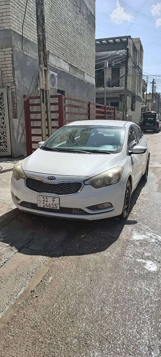 السلام عليكم كيا سيراتو موديل 16 باسمي بيها صبغ شامله خلفي اثر شخط بدون بارد بدون معجن عنوان بغداد بياع ***********
