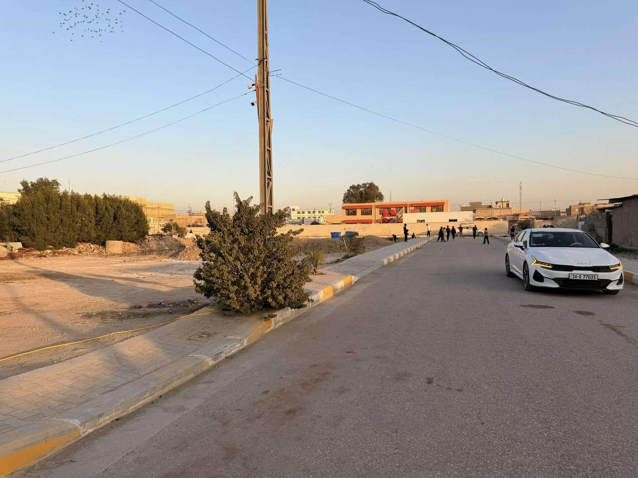 .🛑 دار سكني  للبيع 🛑 
المنطقة : حي العسكري الأول 🚩 
اقرب نقطه داله : خلف مدرسه الجمهوريه

المساحه :   300✅  15

التفاصيل : بناء قديم مقابيل ساحه

.............
للاستفسار
     مراجعة مكتب رسول الوزني للعقار  
الديوانية . حي الحضارة قرب اسواق طيبة
 للمعلومات ولمزيد من التفاصيل ⬇️
       مراسلة الصفحة  
      ارقام الاتصال 
***********
