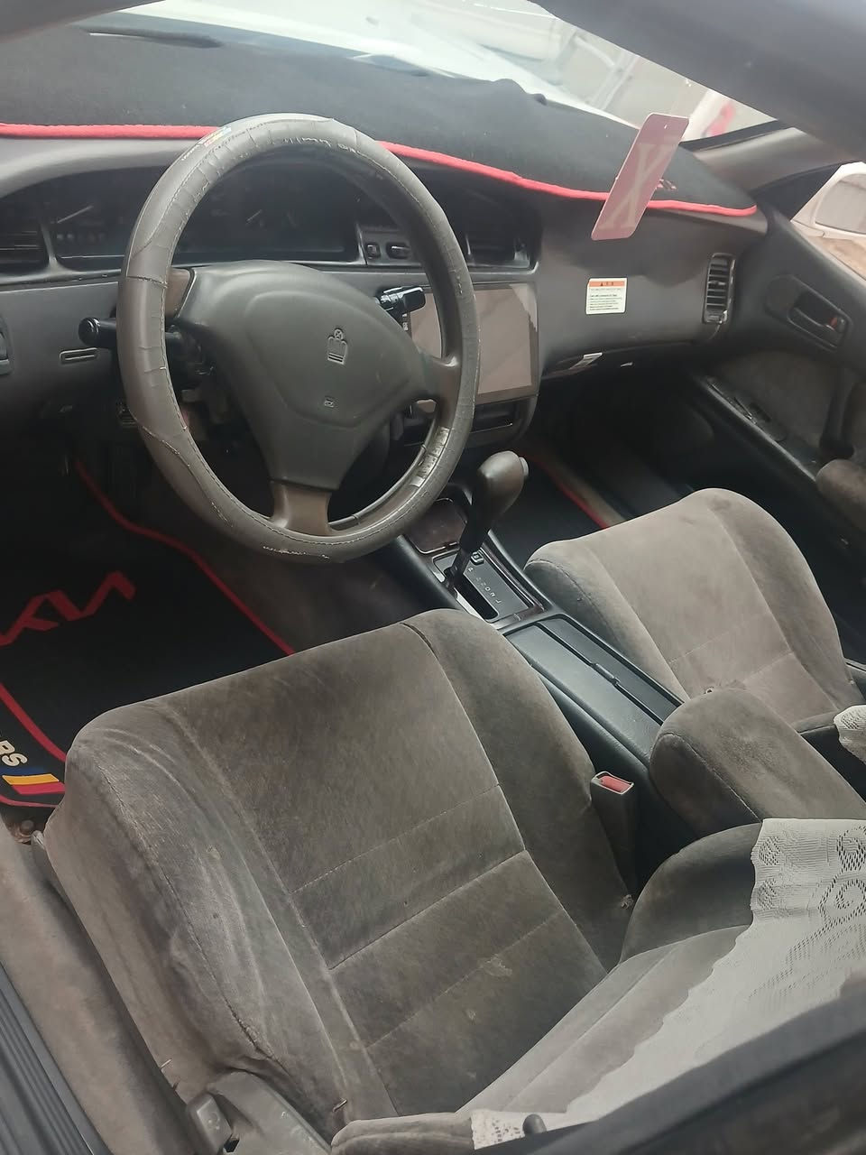 بطه للبيع مديل ٩٣ سنويه وهزه جديده رقم دولي
مكفوله من الكص والنقل قماره بيه معجون ومصبوغة للجماليه
غرفه نضيفه تبريد شغال حداديه جديده مكينه ٢ ونص وكير مكفولات ما ناقصها شي 
سعرها ٤٧ وبيه مجال مكاني بصره 
ما متواجد على الماسنجر  
 اتصال ***********
