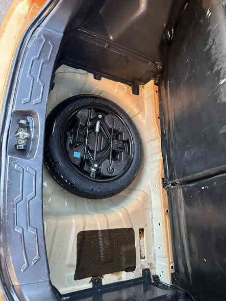 سلام عليكم 
كيا صول 2011 وارد امريكي 
رقم بغداد باسمي سنويه 2027 
محرك 2000 دوش 
ضربته جاملغ وبنيد شويه من شاصي سونار مرفق بصور 
كير محرك كفاله 
حداديه 100/70 
تبريد نقص كمبريسر 
سياره كلش حلوه ونضيفه 
موصفات سياره
. شاشه اندرويد
. كامره دواره
. تحكم ستيرن 
. لاقطه سماعه
. سنت. لك
. اريل نفكيشن 
سياره كلش حلوه وبلعافيه عل ياخذه مكاني غدير ساحه ميسلون سعررر 79 بيه مجال حك جيه فقطططط
*********** متوفر واتساب✅
