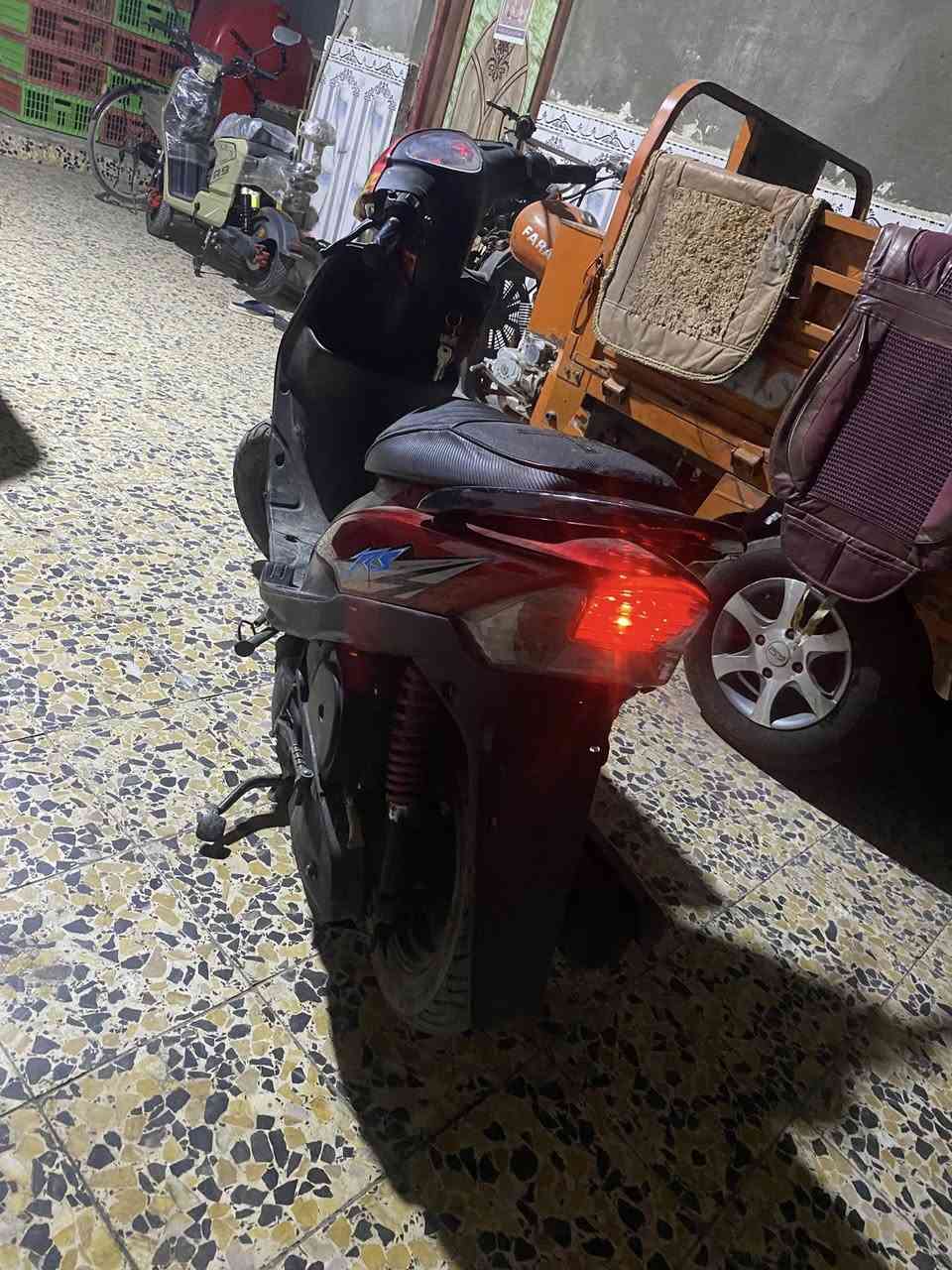 ماكس عدله للبيع مكينه مفتوحه كهربائية كلها شغاله مانقصها برغي  السعر٥٥٠قفل مكان كرمه علي ***********
