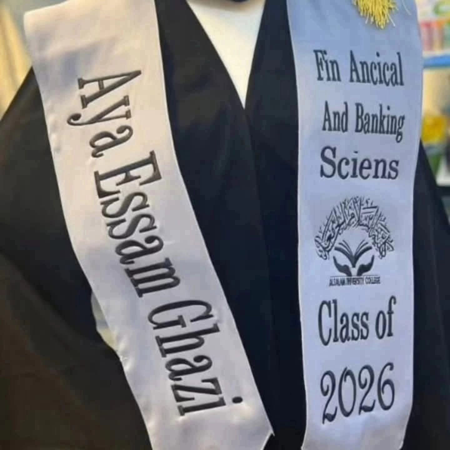بدا موسم روب التخرج زبائننا الاعزاء مفتوح الحجز🧑‍🎓

مفرد وجمله 💐
لسنا الوحيدين لاكننا الأفضل 👍🏻💯

يوفر لكم زي تخرج 🥰
روب, وشاح, قبعة, 
متوفر بكج (باربي، كوبرا، بولستر خليجي، ) 

وكذلك متوفر وشاح ملكي، قبعه ملكي، وشاح عادي، قبعه دائري، 

كافة الالوان⚪⚫🟤🟣🔵🟢🟡🟠🔴

🌷وكذلك متوفر بكج كامل يحتوي البكج🌷 ( روب ،قبعه،وشاح ، مع الطبع او التطريز )

بكج كامل بولستر خليجي مع الطبع او التطريز 
بكج باربي مع الطبع او التطريز
بكج كوبرا سواد فاحم مع الطبع او التطريز 

متوفر بروشات
* متوفر مستلزمات تخرج من المرحلة( الروضه الى الدكتوراه)

للحجز مراسلة البيج ♥️🇮🇶
توصيل بغداد 5
محافظات 5


**إذا كنت صاحب هذا الإعلان وتريد حذفه لأي سبب، رجاءا أرسل رسالة إلى الدعم الفني**