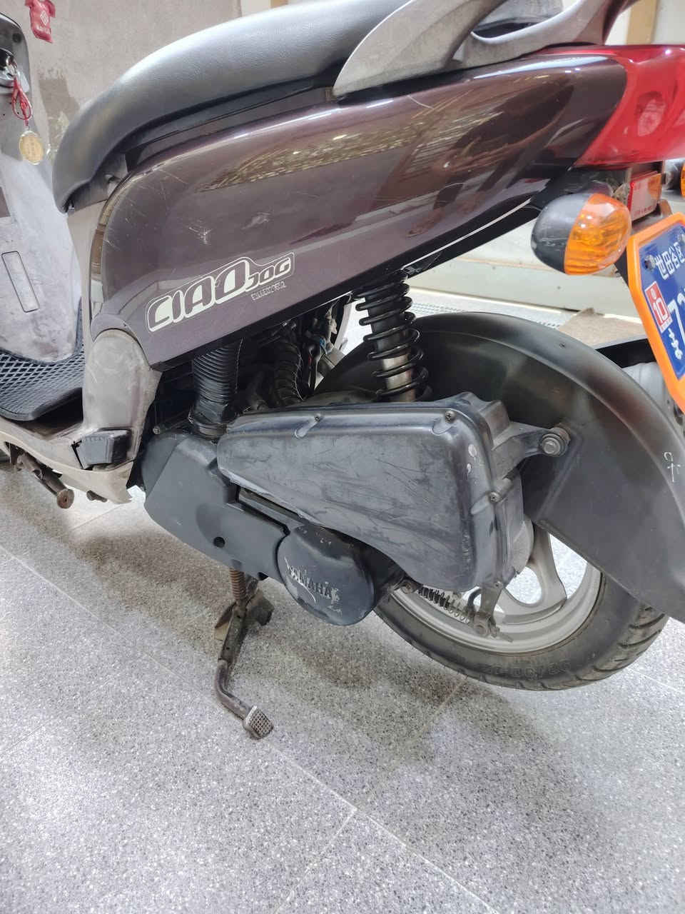 السلام عليكم دراجه فله للبيع دراجه بعدها جديده كهربائيات شغاله نكره سلف ب اي وقت بانزين كله محسن دهن اديرلها ما شامه العادي محرك كفاله بيها بس زلوغ قليله بل كفرات *********** المؤ شراي لا يدخل....
