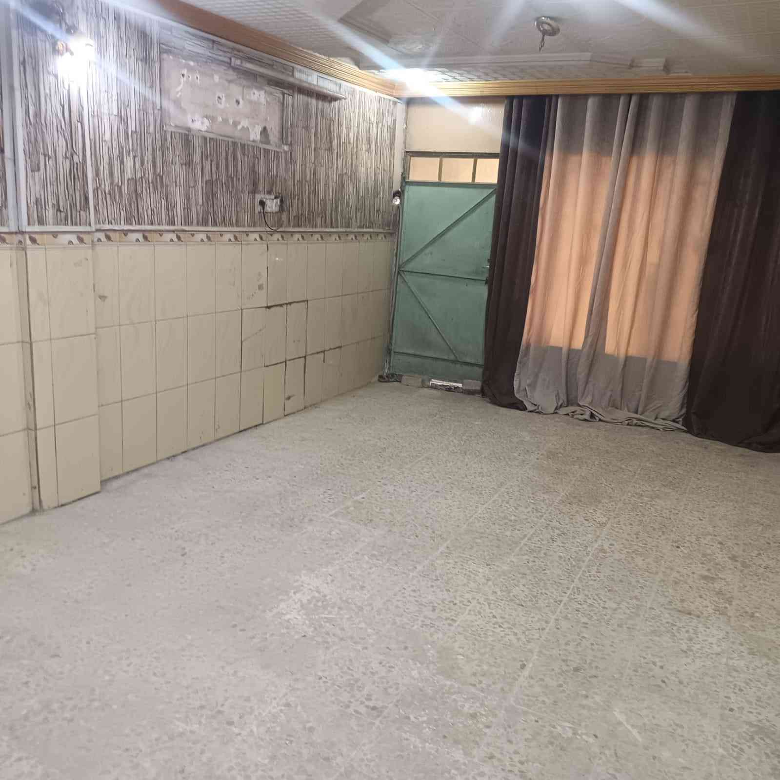 شقه البيع جوه الجسر مال شارع الجسر . غرفتين وصاله ومطبخ وحمام وبيها سخان وماطور وتانكي وخط مولده شقه سد قفليه  والسنوي مليون ونص ترهم مراوس بيت زراعي  وقصاد الاستفسار رقم الهاتف ***********
