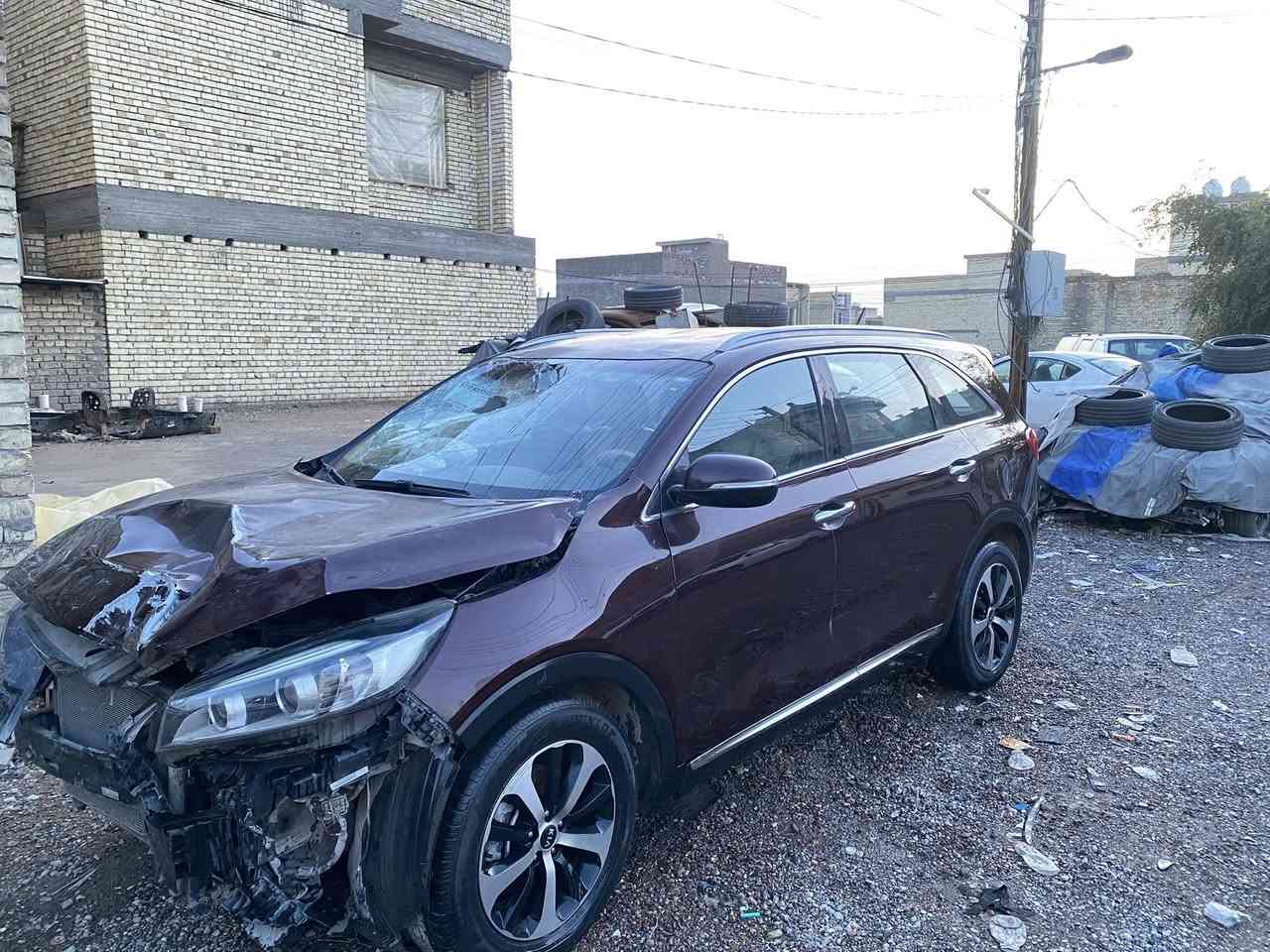 سلام عليكم خوان للبيع كيه سورنتو   خليجي2016 رقم اربيل تحويل مباشر 7 راكب 3 قطع تبريد سابقآ بدون صبغ مكينه وكير شغالات شغاله وتمشي متضرره وبيع على وضعها العنوان بغداد حي النصر رقم الهاتف ***********
