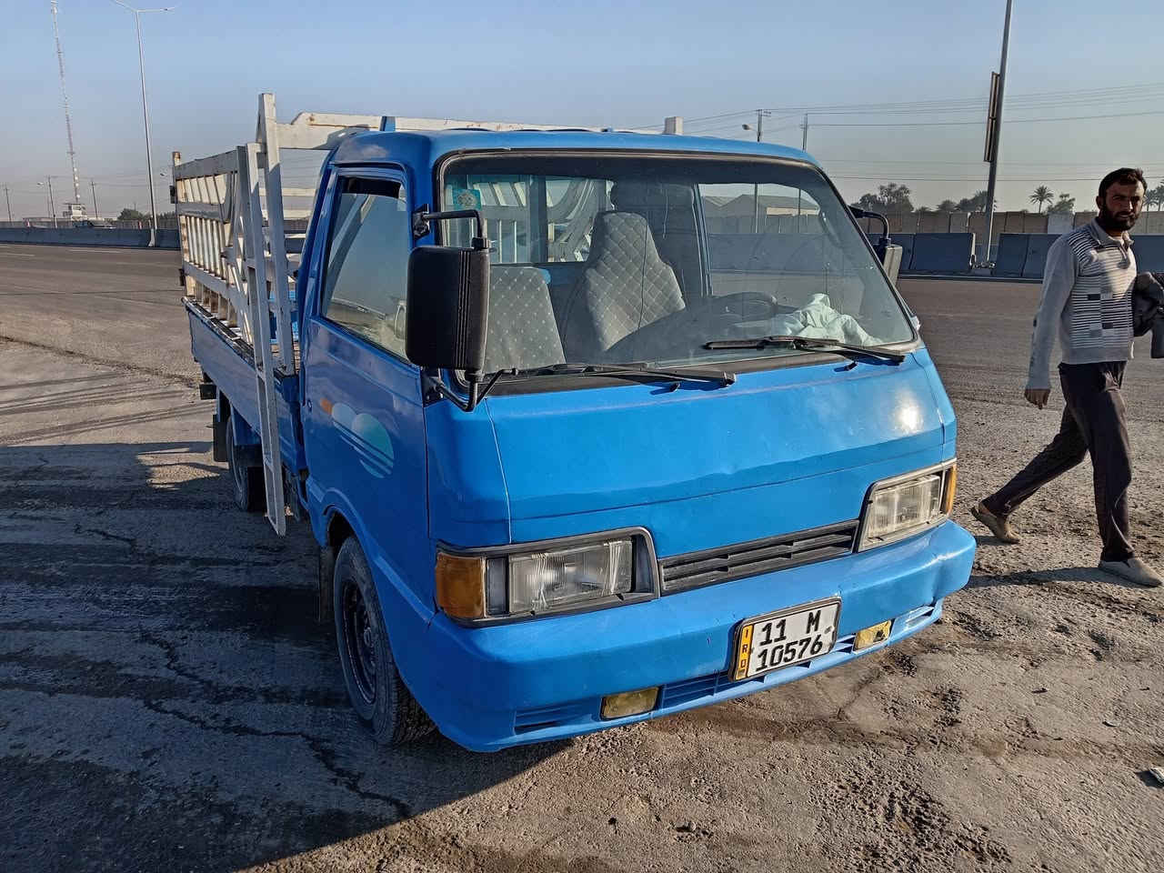 السلام عليكم
كيا موديل 1995 بغداد انكليزي
شاصي و رقم شاصي و كير مكفول
محرك بي تنقيص جدا بسيط
تخم تاير  بدون خياس
السعر 45 ورقة
للاستفسار ***********
