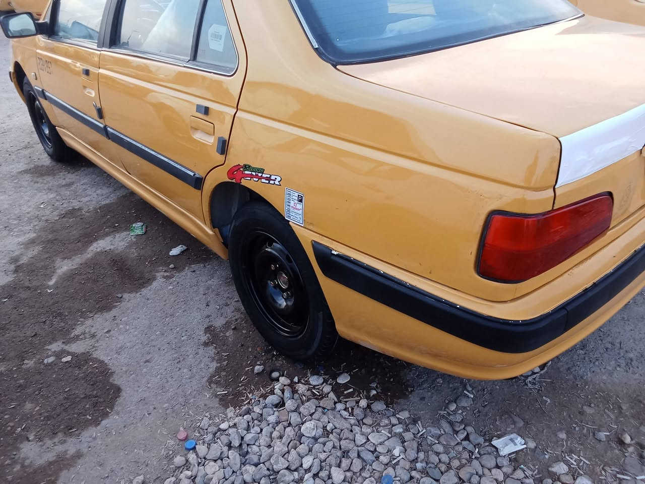 بارص 2015 كير محرك صدر مكفولات ترايها زيرو ناعمه تخم تاير داخلها جديد السياره كفاله ع وضع الشركه عدا تلحيضات بسيطه سنويه لل 28 تحويل شوكت مبعجبك رايدها ب45 الشراي يتصل ***********
