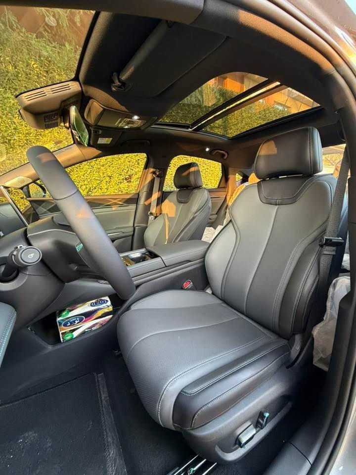 ❤️❤️السلام عليكم❤️❤️
للبيع فقط بدون مراوس 
كل ملحقاتها وياها شاحنة وكارت وبم والفوم والارضيات 

جاهزة  شرط التحويل

BYD Qin L ]

— فول مواصفات 

❗️بانوراما 

❗️4 كاميرات 

❗️كرسي كهرباء 

❗️مقاعد جلد 

❗️شاشة وسطية كبيره 

❗️تكييف اوتوماتيك 

❗️مثبت سرعة 

❗️تحكم بالمقود متعدد الوظائف 

❗️دخول ذكي وتشغيل بالبصمه 

❗️حساسات خلفية

❗️اضاءة LED أمامية وخلفية

السيارة مكفولة كفالة عامة زيرو 

السعر المطلوب 24,250,000  مليون كاملة مع الارقام تحويل ثاني يوم 
سيارة زيرو ماشية 800 وقابل للزيادة

وبيها مجال شي بسيط حك الجية 

مكانها بغداد الكرخ 

للاستفسار اكثر 

***********
