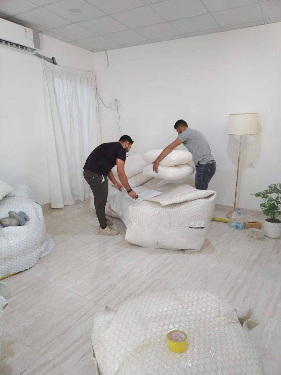 #شركه_نقليات_قمة_أربيل‏‪
لنقل الأثاث وكافة البظائع داخل اربيل وكافة المحافظات العراقية. متوفرة خدمة فتح ونقل الأثاث وبكوادر ذو خبرة عالية. مع تغليف الأثاث بالكامل 
ونقلهُ بأمان. وتغليف الأثاث الحساس لحمايته من الخدش. بالإضافة الى فتح وشد جميع الغرف والمطابخ والأجهزة الكهربائية وشد السبالت ونقلها بسيارات كافة الاحجام. شركة قمة أربيل. للحجز والأستفسار يمكنكم مراسلة الصفحة او الاتصال عبر الارقام التالية .
#نقل_عام_داخل_وخارج_اربيل
‏‪0780 367 7791‬‏ وتساب ☎
‏‪0772 428 7346‬‏  وتساب☎
‏‪0751 756 3260‬‏  وتساب☎
 ***********  وتساب ☎
