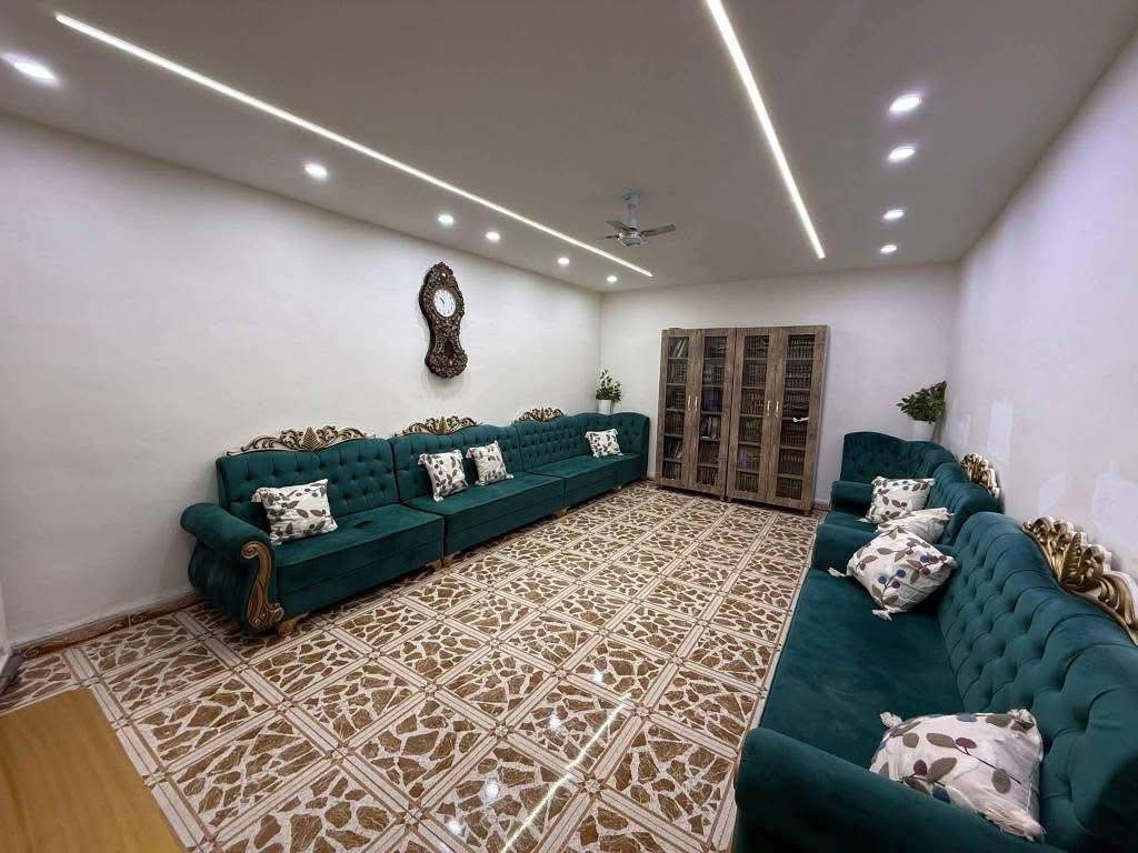 #دار للبيع 🏚️طابق واحد المساحة(280) متر 
♦️طابو صرف 
♦️واجهة (14) 
قرب الدار حديقة بناء نظيف 
ملاحظة :ممكن مراوس ويه دار ١٠٠ مربع او ١٥٠ او ٢٠٠

♦️المحتويات:
(غرفتين نوم هول استقبال مطبخ صحيات داخلية وخارجية كراج سيارة حديقة كبيرة ) 

#العنوان:القادسية الثانية خلف جامع صابر كردي وقرب تقاطع ابوخطاب 
‏السعر مراسلة الصفحة
#￼ للاستفسار أكثر مراجعة عقارات الميزان أو الاتصال الأرقام التالية￼
☎️ ***********
☎️ ***********
#نستقبل جميع عروضاتكم التجاريه وسكنيه
