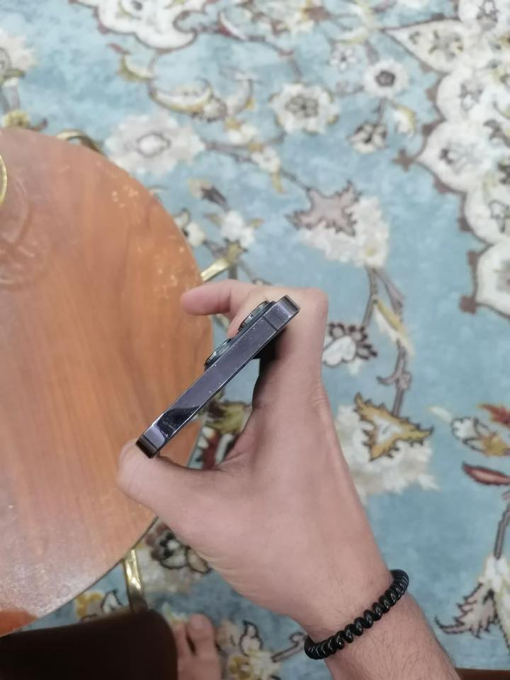 ايفون 14برو ماكس فقط ضهره مكسور. بطاريه 84  اي ستفسار  واتساب ***********
