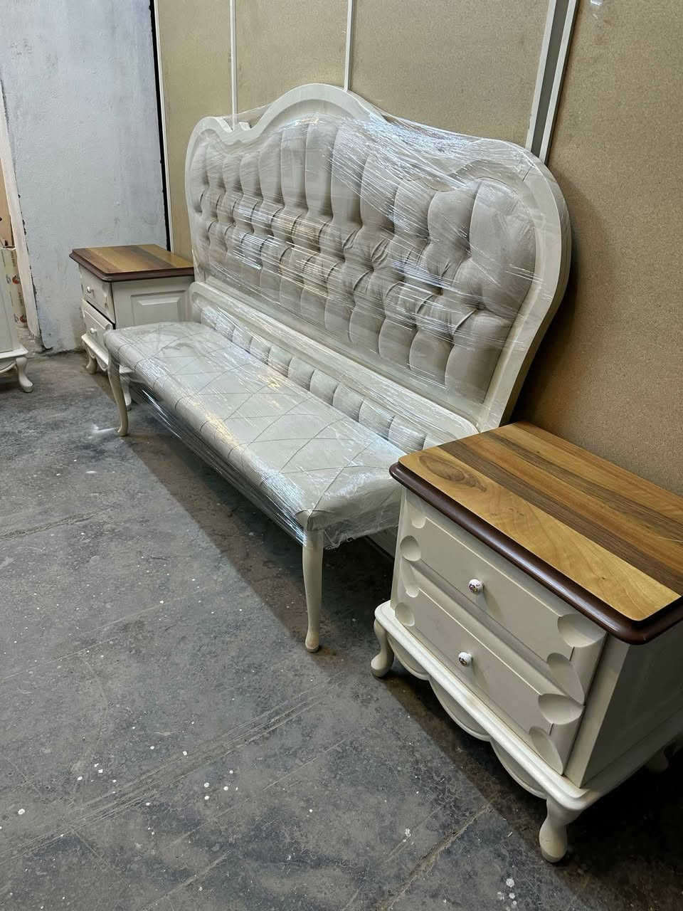 ✨ غرفة تركي كانتري زان الأصلي 9قطع 
نظام ابواب هايدروليك
سرير مخزن عملي 
 قماش وتر بروف أصلي
✨ نظافة 95/💯
السعر  / مليون و600 وبي مجال
 شد ونقل مجاني داخل بغداد
توصيل للمحافظات بأسعار رمزية


**إذا كنت صاحب هذا الإعلان وتريد حذفه لأي سبب، رجاءا أرسل رسالة إلى الدعم الفني**