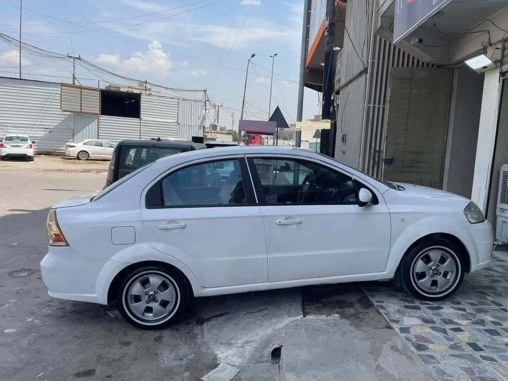السلام عليكم للبيع فقط 
افيو دايو  2009 خليجي  سيارة كلش نظيفة وجاهزه اي نقص مابيها كلشي بيها جديد كير محرك صدر تخم تاير كله جديد سيارة بيها مكانات صغيرة صبغ سونار موجود  سنوية بأسمي مكاني بغداد الاعظمية السعر 53 ورقة 
اتصال *********** بغداد, العراق

