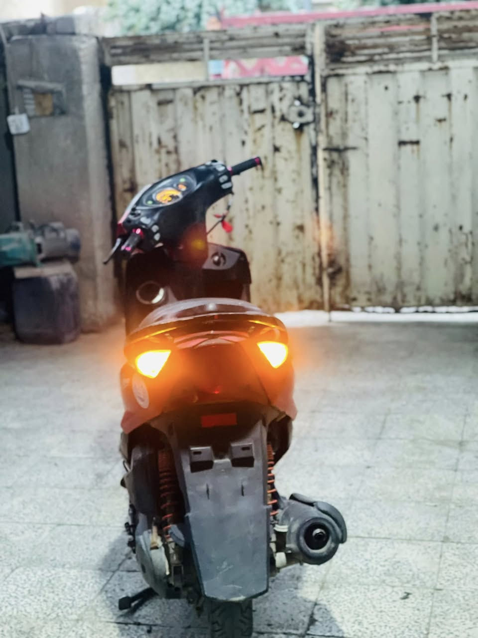 السلام عليكم للبيع ماكس ثعلب 140ماشبه 57الف حقيقي مكينه كفاله بلكارتون كفرات ختم واحد مكينه وكهربائيات جديده دراجه وخير من الله شلعه ومعدل كهربائيات كله شغاله مابيهن نقص دراجه مال جناي الله شاهد تاخذه وتترحملي ترايك وين متريد سعر
(550)رقمي

مكاني بغداد الجديده الامين الثانيه 
 ***********
