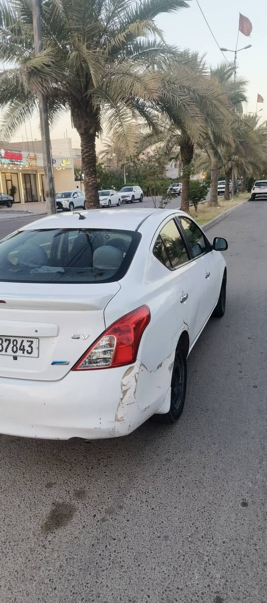 سلام عليكم للبيع نيسان فيرسا موديل ٢٠١٤ بيها قطعتين صبغ بدون دواخل دواخل كفالة محرك و كير كفالة بس بيها اذاين مال محرك سعرها ٥٠ الف غيرها اني اتحمل مس!ؤليتها ماشية ١٥٠ كيلو مكاني بغداد السيدية سعر السيارة ٧٣  ورقة و بيها مجال رقم الهاتف ***********
