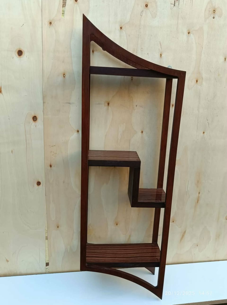 رفوف خشب صاج  و Mdf..كل رف له سعر..
ارسلي الصورة وانطيك السعر.... مع وجود توصيل داخل وخارج الحلة


**إذا كنت صاحب هذا الإعلان وتريد حذفه لأي سبب، رجاءا أرسل رسالة إلى الدعم الفني**