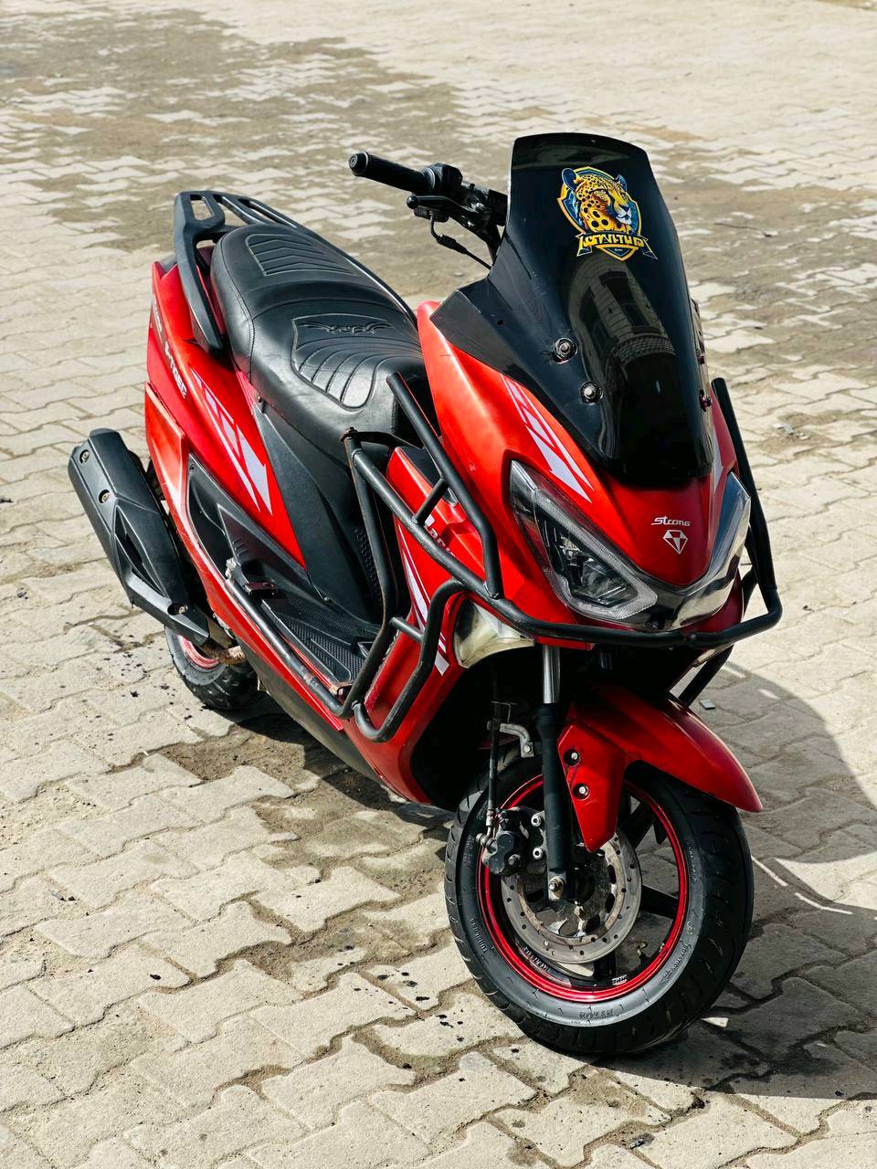 السلام عليكم دراجه سترونك صيني السعر 600الف الدرجه كلشي بيها شغال ما ناقصها شي الدراجه مجفته مره وحده وشديت غراضها لابلاد يعني تعتبر ما مجفته