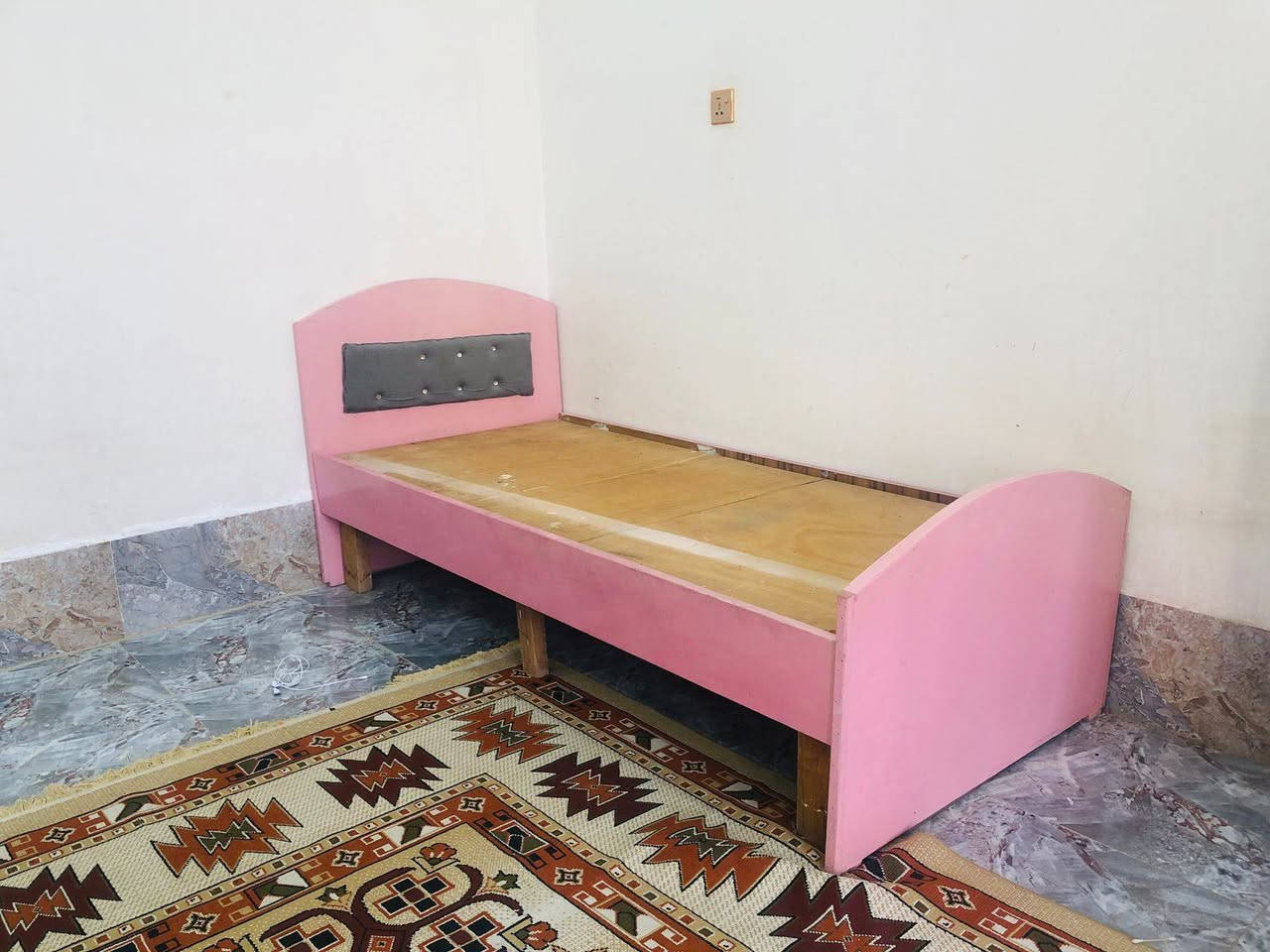 من رخصه الادمن أغراض مستخدمه للبيع
