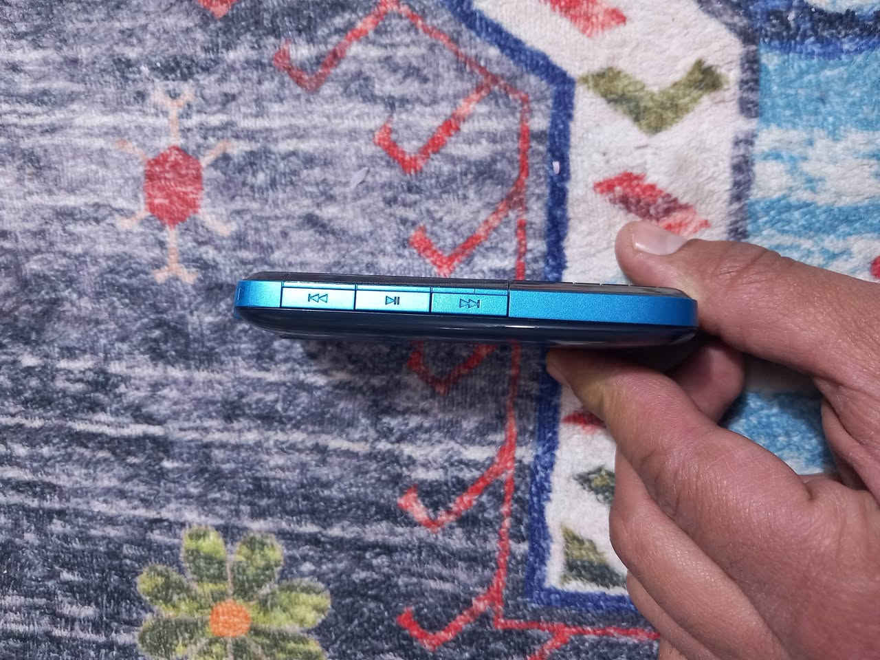 للبيع نوكيا اصلي ممفتوح ولاملعوب بي شوفت عينكم نكليزي السعر 30الف رقمي ***********
