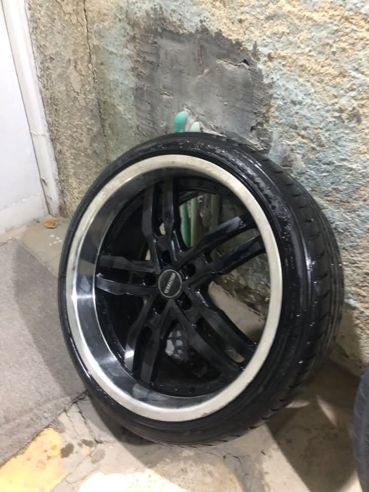 اسلام عليكم ويل رياضي ماجسته عدد 4 رياضي وياله نضيفه حيل احله من صور تايرات تعبانه حجم 19 /235 ول خلفيات عراض سعر 210  وبيهن مجال قليل مكاني نجف الاشرف رقم *********** وتساب ***********
