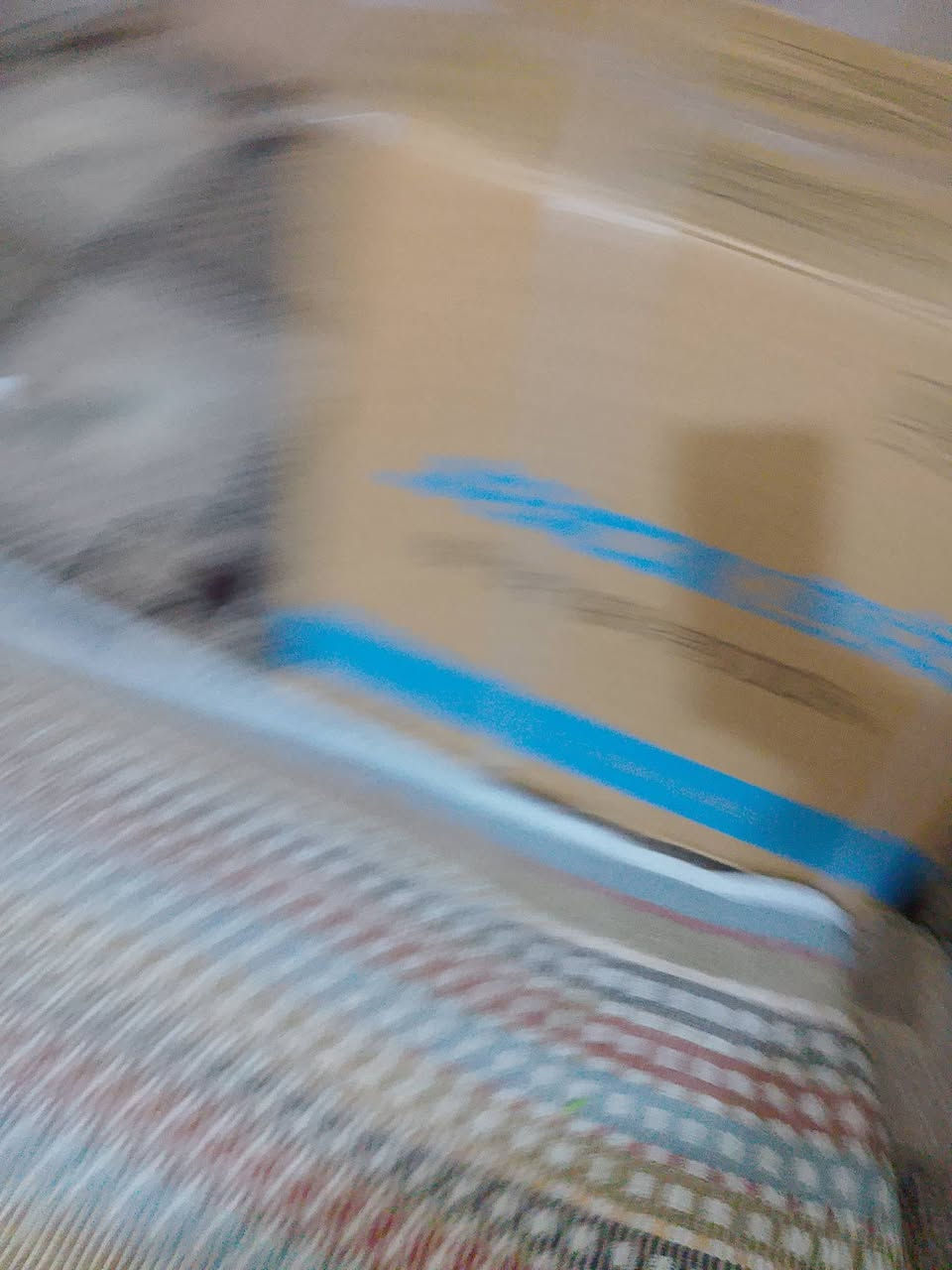 سلا عليكم عندي مكينه خياطه للبيع مع اوفر الواحد 500الف بل كارتون لل  ستفسار اتصل***********2
