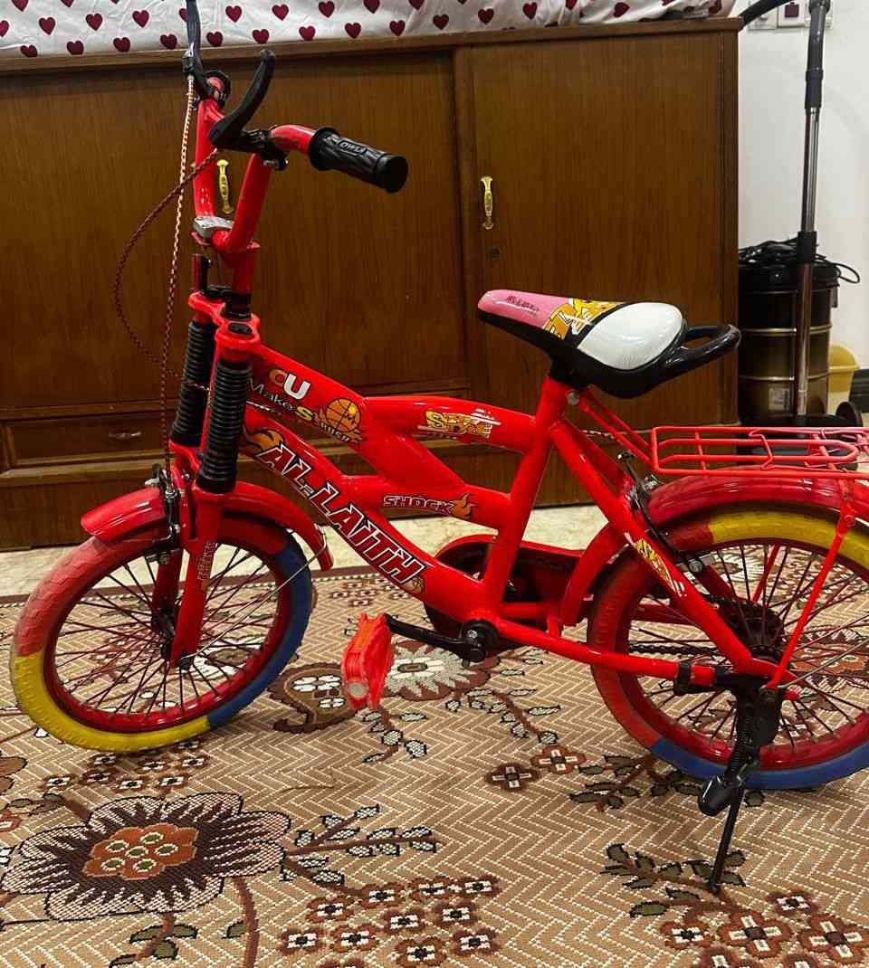 الله شاهد جدد مابيهن اي شي استخدام شهرين 

السياره على الشحن والباتري صير على عمر ٧سنوات السعر ١٥٠ والباسكل ٣٥ نهايته لان ماخذي ب ٥٠


**إذا كنت صاحب هذا الإعلان وتريد حذفه لأي سبب، رجاءا أرسل رسالة إلى الدعم الفني**