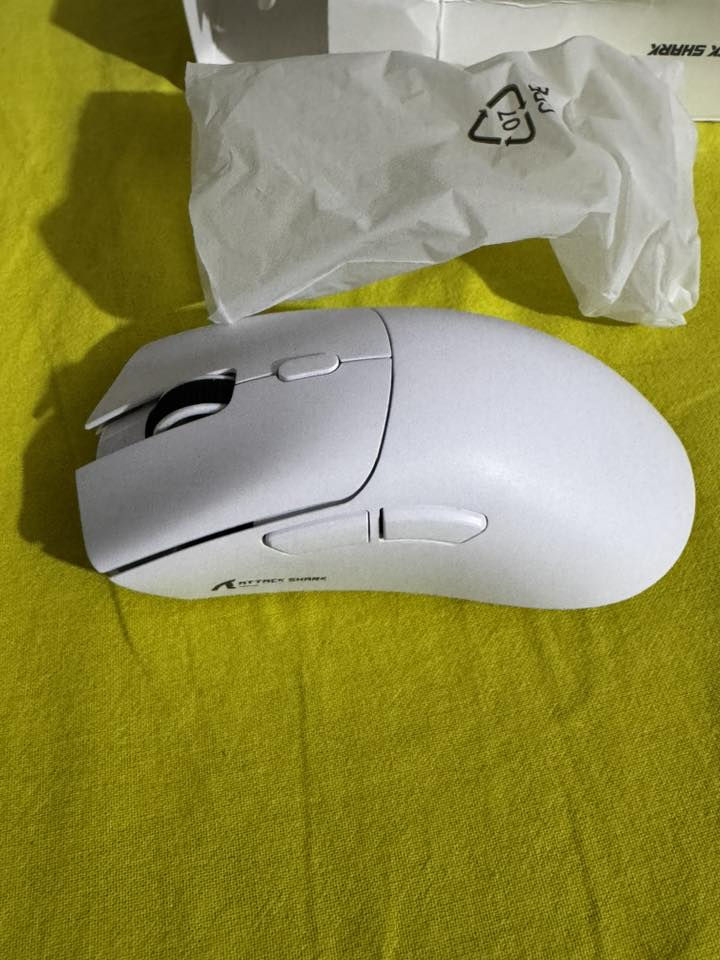 ماوس attack shark   R1
للبيع جديد غير مستخدم 
سعر 40
*********** واتساب
