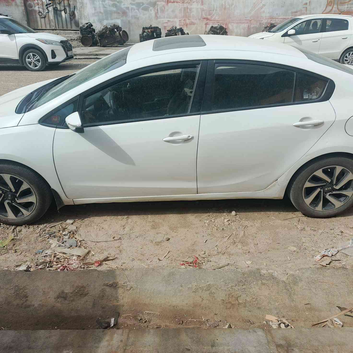 السلام عليكم
مكلف بي نشرا  سيارا كيا سيراتو موديل 2014 كير محرك شرط بيها اربع 4  قطع باب  جامرلغ بونيد  رقم  صاحب السيارا ***********
