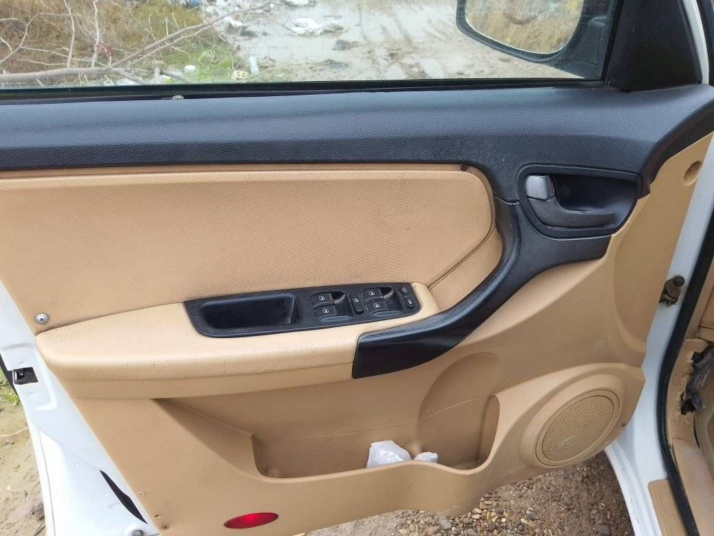 السلام عليكم شيري تيكو موديل ١٣ رقم ديالى مكان السيارة ديالى بعقوبة السعر ٤٨وبيها مجال للاتصال ***********
