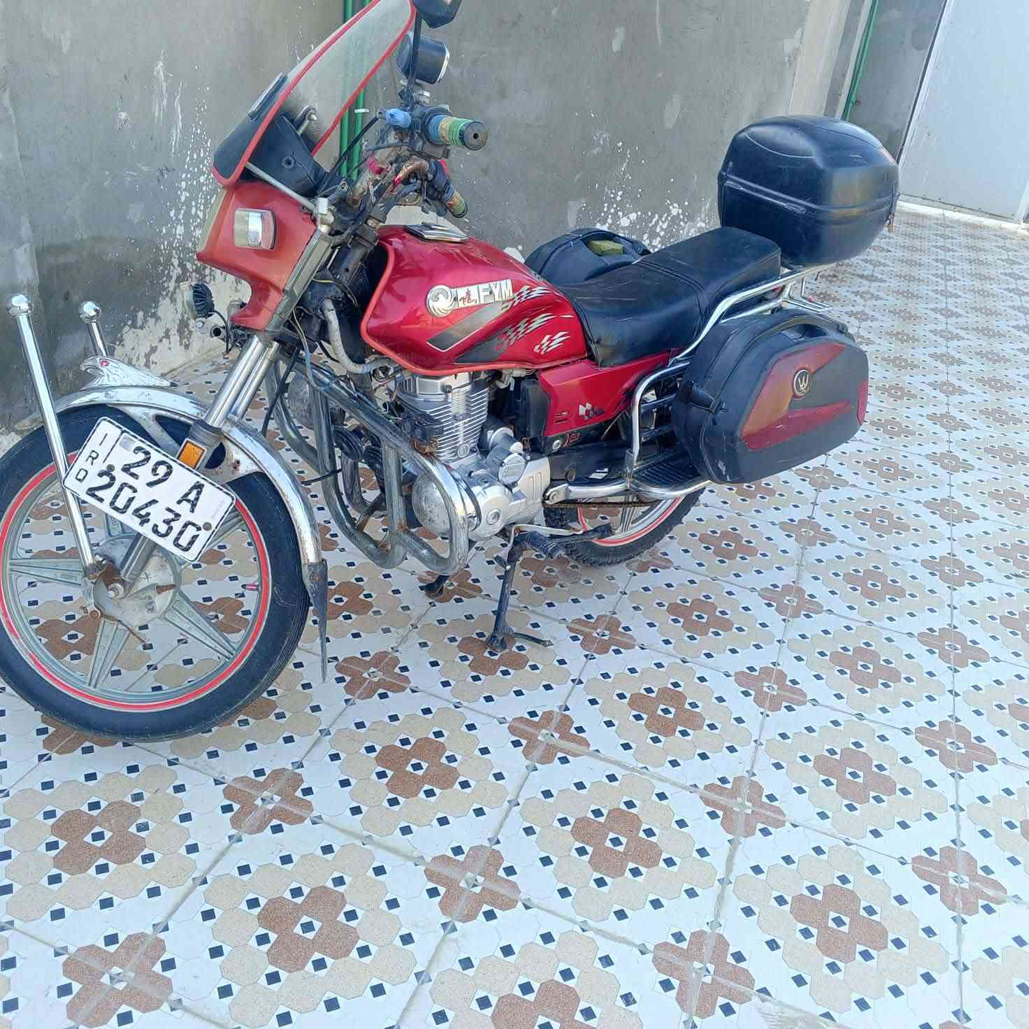 دراجه فيوم موديل 10
معمره تعمير كله جديد مكينه وتانكي وصفاحيات
كله جديد سنويه ورقم دراجه بأسمي
سعر 900وبيه مجال للشري
رقمي ***********
مكاني كوت /البدريه
