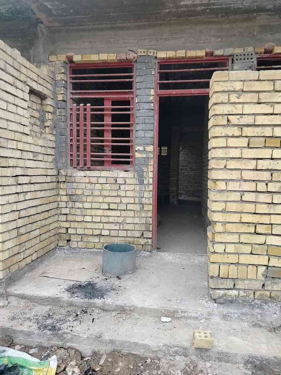 بيع مستعجل مستعجل انزل السعر بسعر قطعه  هيكل سند 25 بشارع خوله 72 متر واجهه 6 ونص نزال 11 مدخلين بناء كلش حلو مقابيله فرع بي 3 غرف نوم و3 حمامات ومطبخ     واستقبال رفت 50 cm مسحوب مي ومجاري *********** للبيع سعره ،65
