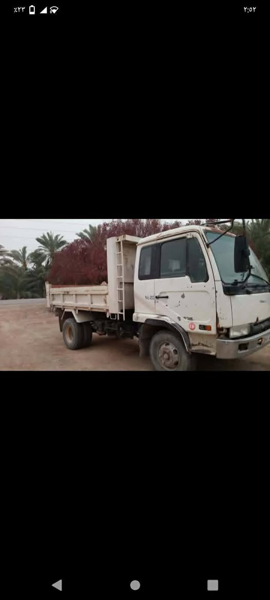 نيسان ٤طن قلاب بلاد محرك شاطي مكفول رقم قادسية انكليزي مكلف بل نشر رقم صاحب السيارة ***********
