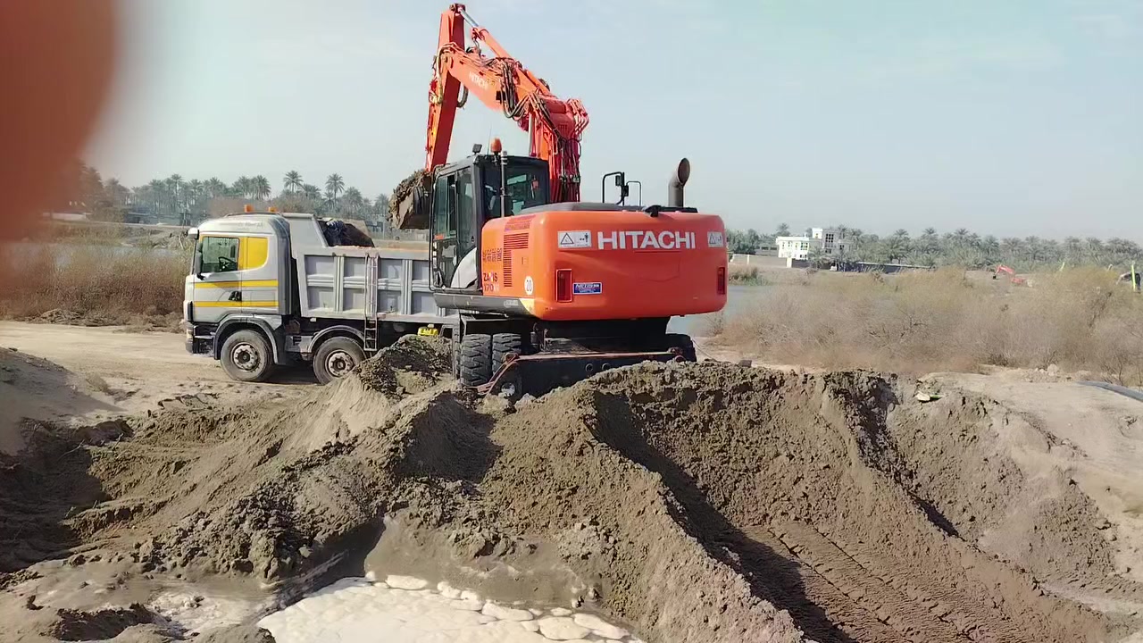 السلام عليكم يوجد رمل شط درجه اول ويوجد اتراب دفان هم درجه اول  وحمل يرضه الله وعباده مستعديل لتجهيز المشاتل ودفان البتلوات بانسب الاسعار للاستفسار الاتصال ع الرقم *********** ياسر العلواني
