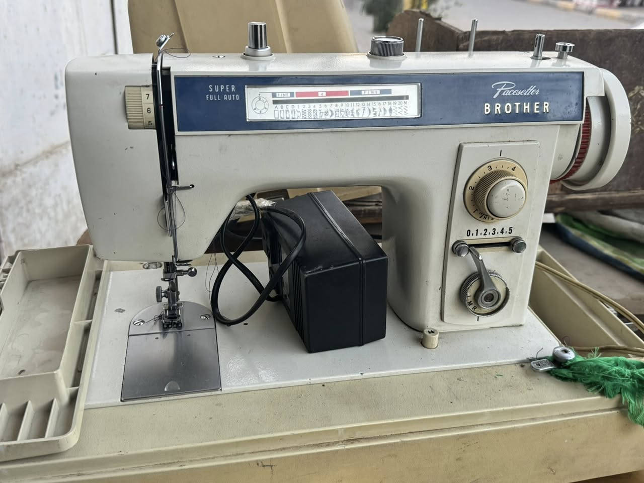 السلام عليكم مكاين خياطه ابرذر ياباني نسبه النضافه 95/ المكان واسط العزيزيه /للاتصال والاستفسار /***********
