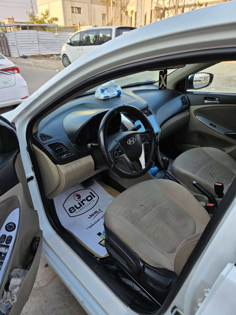 السلام عليكم
للبيع اكسنت خليجي موديل 2017 رقم بغداد بأسمي سنوية جديدة مكفولة من الصبغ والتبديل محرك 1600 مواصفات فتحة + تحكم ستيرن + ويل كب + شاشة ماشية 124 مكاني بغداد الكرخ للأستفسار الاتصال على الرقم ***********
