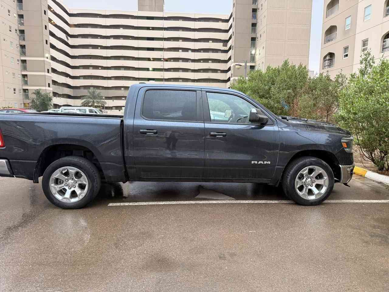 السلام عليكم
للبيع دوج رام 2021 بگ هورن

ماشية 74 الف 

حادثها مرفق بالصور رقمها بغداد 

محرك 8 سلندر باب طويل بدي قصير 

سعر البيع 270 ورقة وبيها مجال 

لمزيد من التفاصيل يرجى الاتصال بالرقم *********** 

مكاني بغداد - مجمع بسماية السكني
