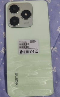 ريلمي • للبيع