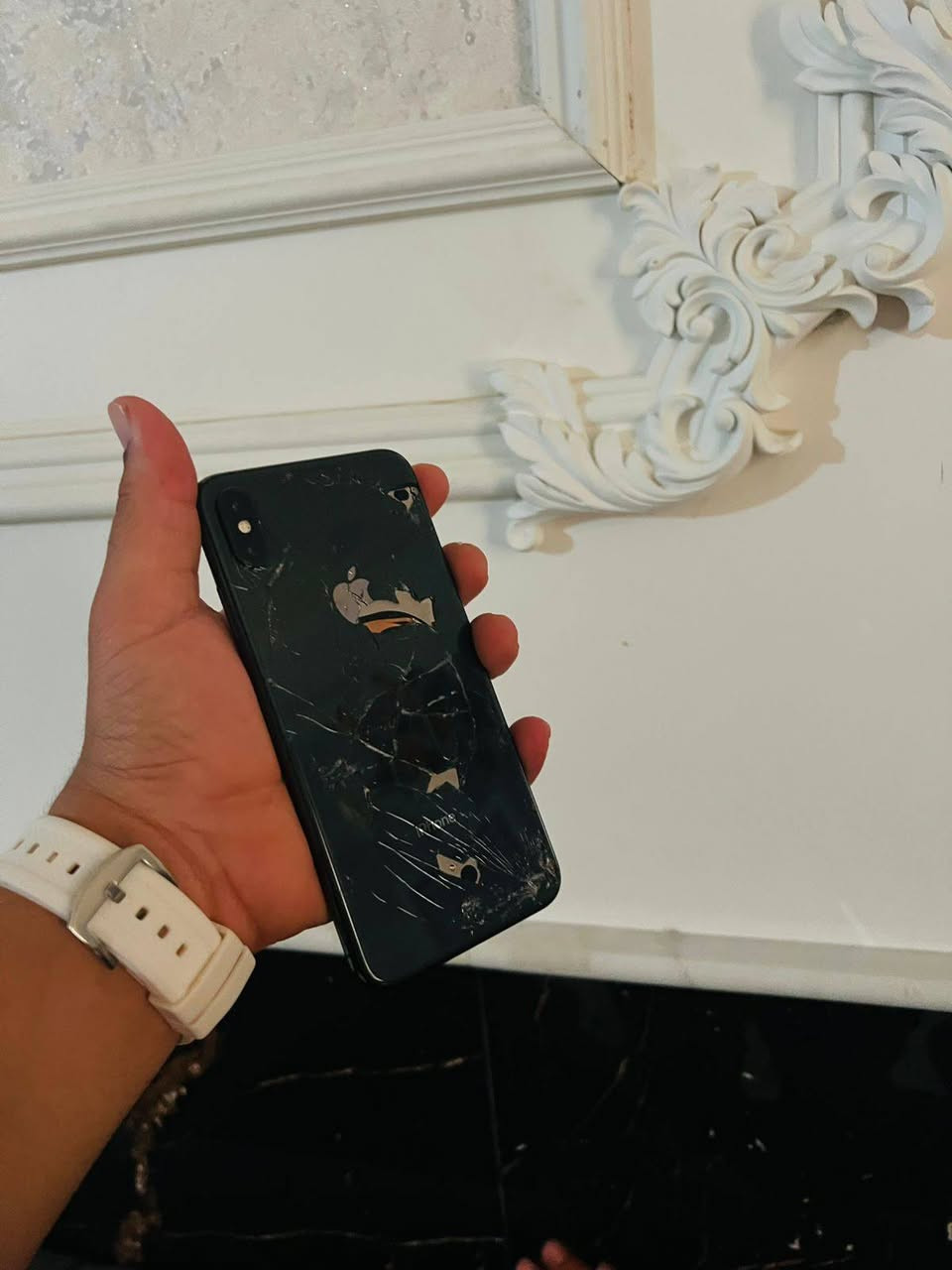 ايفون اكس ماكس  جهاز نضيف مبدال فقط بطاريه ١٠٠
نموذج ام فقط كمرات وكفه والباقي كله شغال خطه سمعاته كله فول شحنه يخبل سعر 125 مكان نجف كوفه ***********
