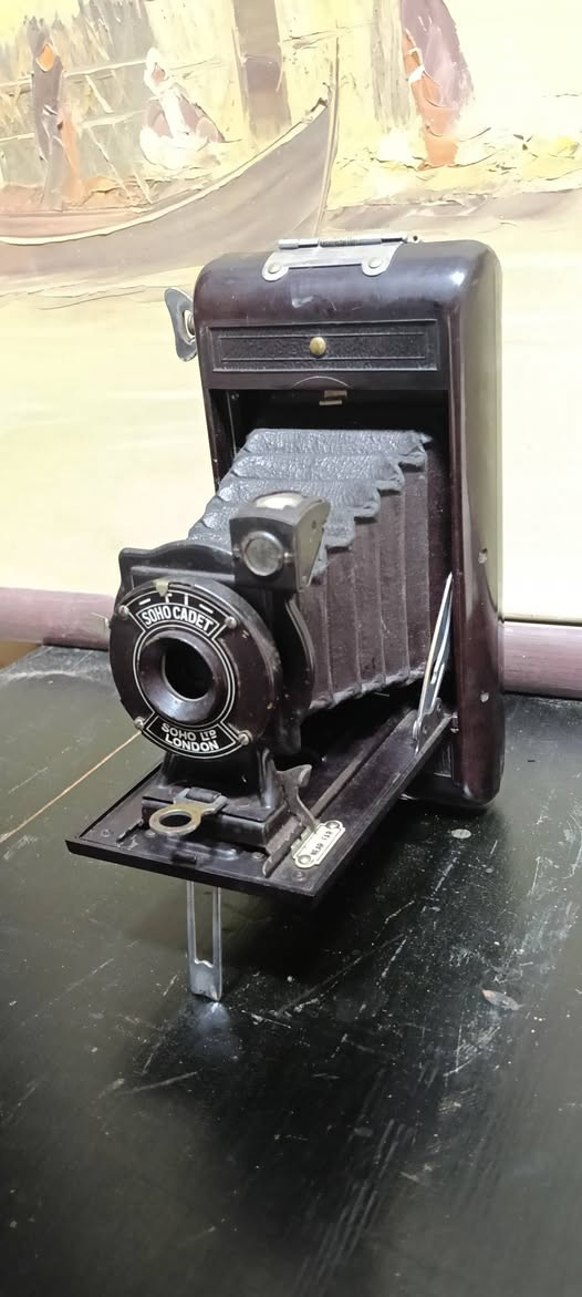 مجموعة مختلفة من الكاميرات القديمة والاسعار بالتعليقات 

#تحف_فنية #كاميرات_قديمة


**إذا كنت صاحب هذا الإعلان وتريد حذفه لأي سبب، رجاءا أرسل رسالة إلى الدعم الفني**