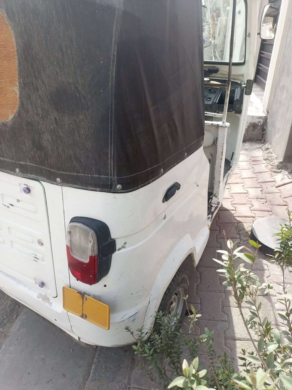 السلام عليكم تيك توك للبيع موديل 16 تيك توك جديده اي نقص ما بيها تخم تاير شركه ماكينهه سعر مليونين و600 وبها مجال بسيط بغداد قضاء الحسينيه قرب مطعم الامير للشراي يتصل ما متواجد على الفيس ***********
