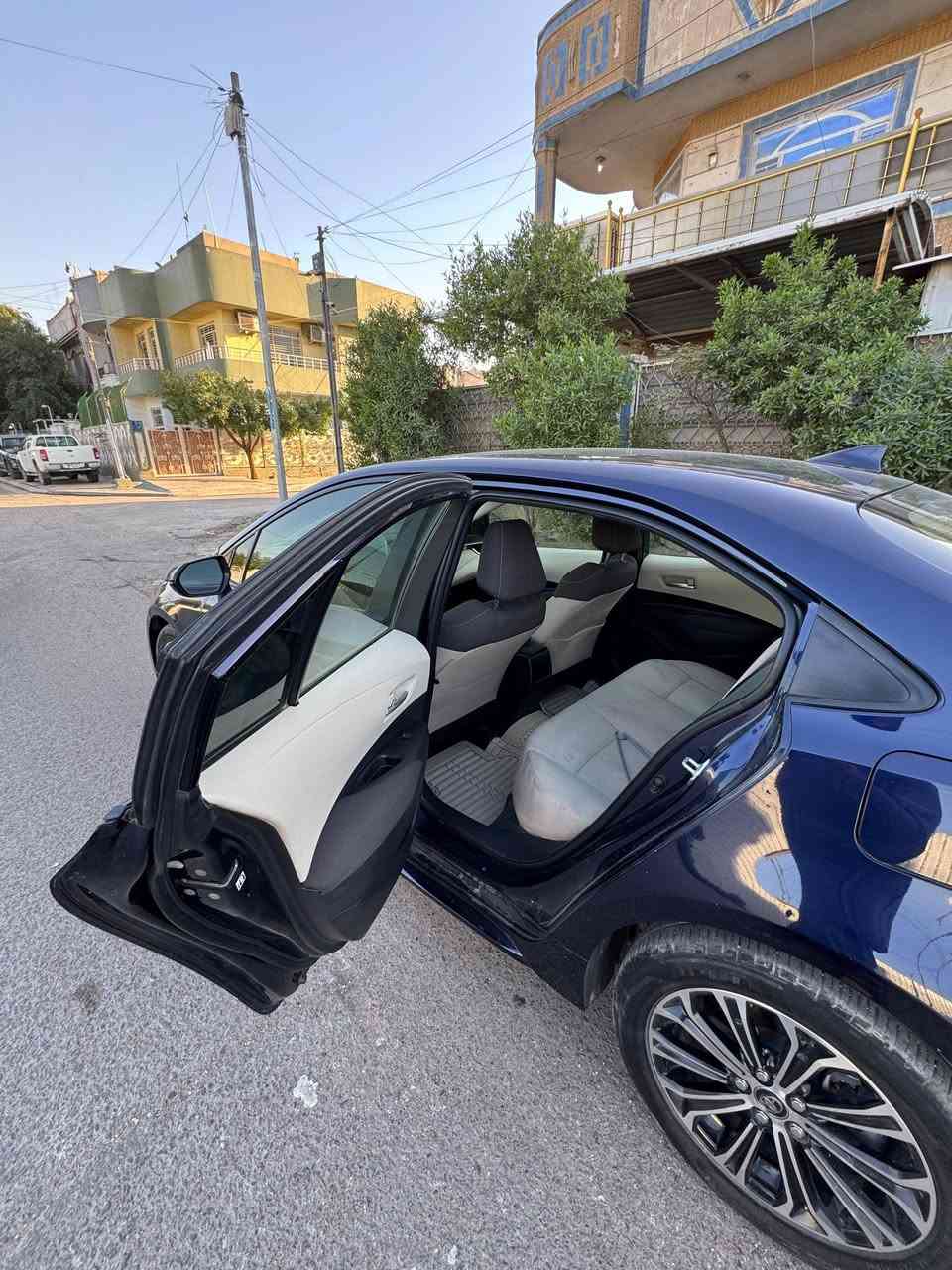 كورلا موديل ٢٠٢٠
وارد امريكي 
المحرك ١٨٠٠
رادار امامي 
مثبت سرعة تحديد مسار قيادة ذاتية 
اوتو هولد 
هاند بريك كهربائي
الداخل لونين 
حادثها موضح بالصور 
بدون دواخل بدون ايرباك 
السيارة رقم بغداد 
موجوده بغداد و ديالى 
سعر ١٣٠ وبيها مجال 
رقمي ***********
