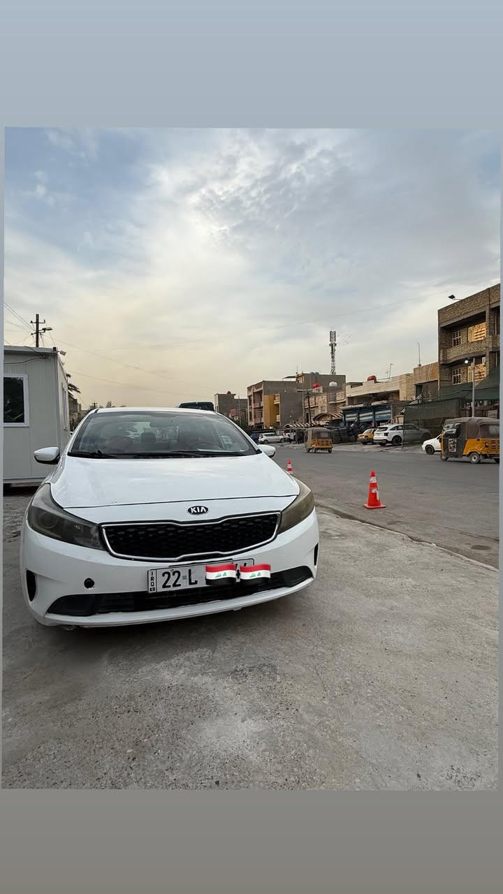 ☑️فورتي ١٧ لون ابيض رقم اربيل 
☑️حادث امريكا جاملغ سائق لالغد ولاشاصي 
☑️بيه هنا طخه بالدوسه ومصبوغه  وبيه شخط بالباب خلفي موضح بالصوره 
☑️السونار قديم قبل سنتين 
☑️كير At — محرك ٢٠٠٠ دوش 
☑️ماشيه ١٥٥ 
السياره احلى من الصور بهواي 
مكاني بغداد السعر ١٢٠ وبيه مجال قليل 
 رقم الهاتف ***********
