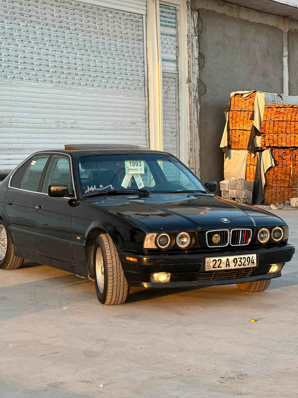 سلام عليكم BMW🇩🇪1993فول مواصفات 540i اصل
عليها محرك 525 كير اوتو -تبريد ثلج -بنكه كهربائي
٣وضعيات قياده S-هوك بلاد -دبل جكمجه-دبل ايرباك
سلايت ٣ طكات -نضام سكيورتي -لايتات حلقه وزنون -
بيها طخه خفيفه بالجاملخ الخلفي فقط -هزه سنويه جديد لل٢٩ باسمي سعر 59وبي مجال حك الجيه مكاني كركوك 
*********** :ملاحضه محرك ينقص دهن شي قليل
