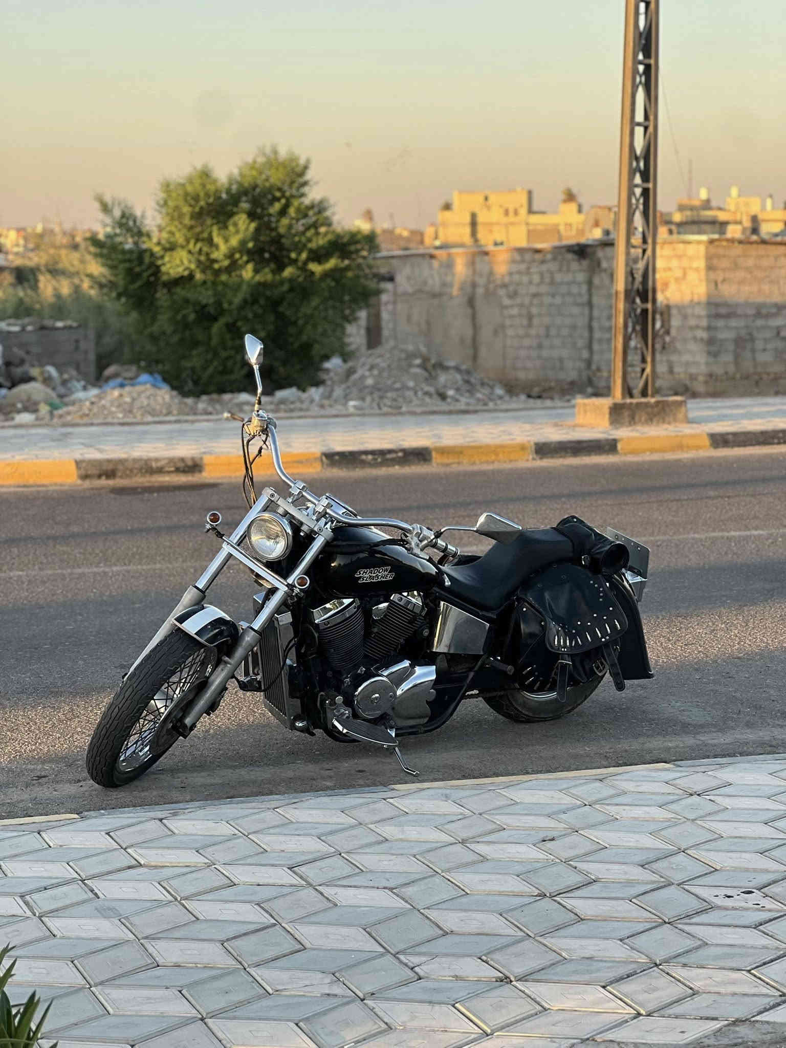 سلام عليكم 
شادو سلشر 400cc دراجة مكفولة ما مرقم منفيس موجود 
دراجة كلش مرتبة ونضيفه ميسان (العمارة) السعر المطلوب 18$بيها مجال قليل )(***********)
